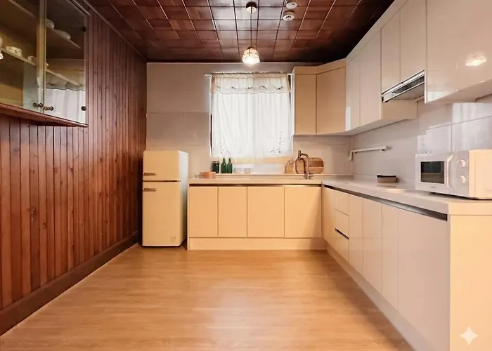 Seongsu Station Spacious 3br House With 4 Beds Apartment *