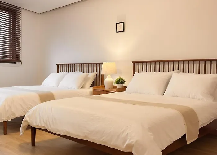 Seongsu Station Spacious 3br House With 4 Beds Apartment Seoul