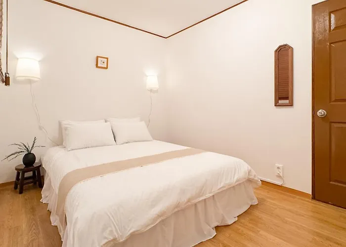 Apartment Seongsu Station Spacious 3br House With 4 Beds *