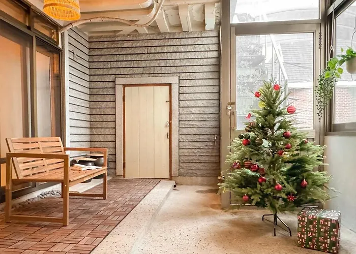 Seongsu Station Spacious 3br House With 4 Beds Apartment Seoul