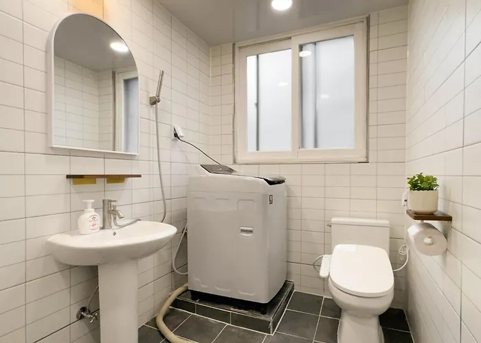 Seongsu Station Spacious 3br House With 4 Beds Apartment Seoul