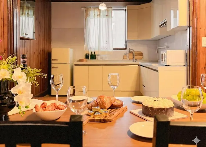Seongsu Station Spacious 3br House With 4 Beds Apartment Seoul
